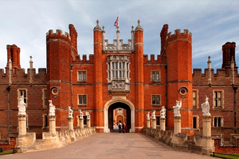 Tour en automóvil privado al palacio de Hampton Court y al castillo de WindsorTour con guía y conductor separados
