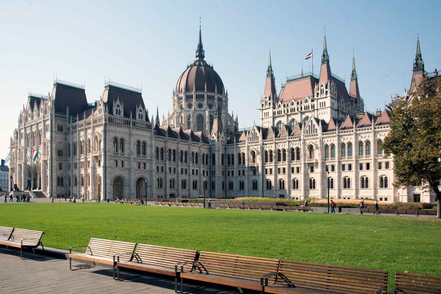 Budapest: Grand City Tour with Parliament Visit - Tour in English - EU Citizen