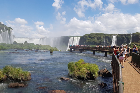 Von Foz do Iguaçu aus: Besuch der Brasilianischen Wasserfälle und des Vogelparks