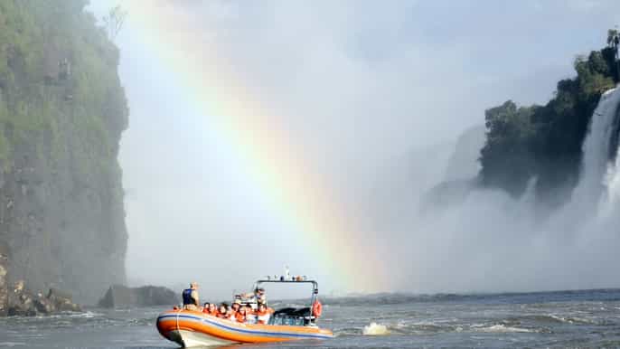 macuco safari boat ride brazil falls from foz do iguaçu