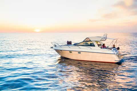 Santorini: Private Sunset Cruise with Barbecue and Drinks