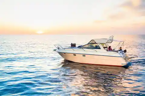 Santorini: Private Sunset Cruise with Barbecue and Drinks