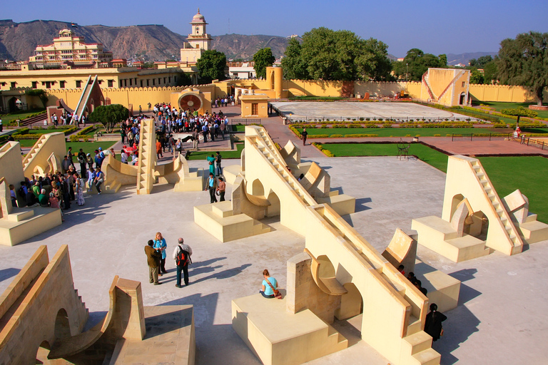 Jaipur: City Palace, Hawa Mahal &amp; Jantar Mantar Private Tour