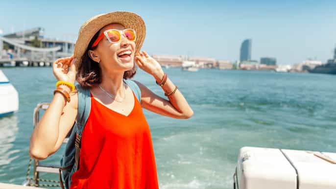 Barcelona: experiencia de navegación con brunch ligero de 2 horas