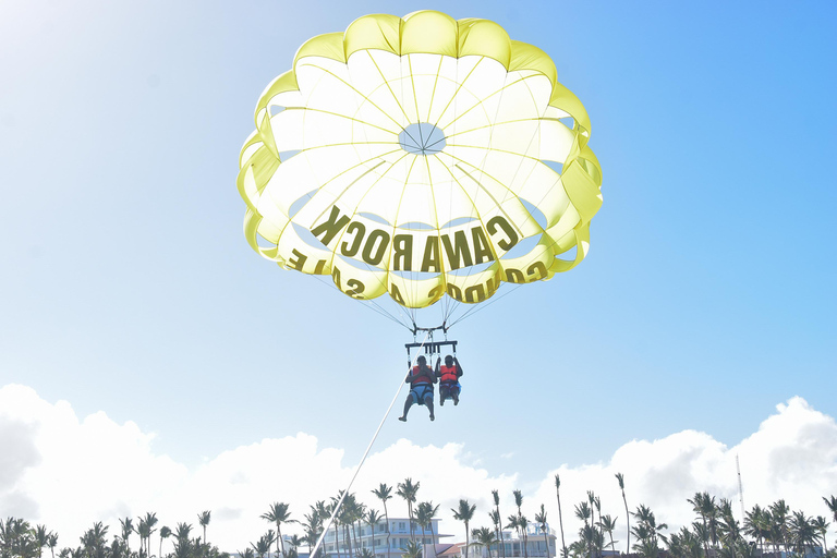 Puerto Plata: Parasailing from Playa Dorada Parasailing + Hotel Pickup