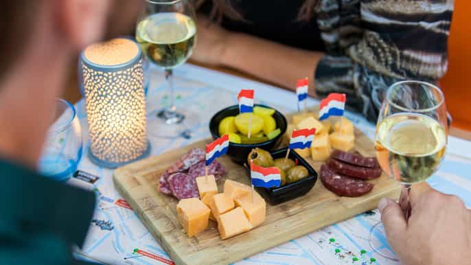 amsterdam candlelight cruise with drinks
