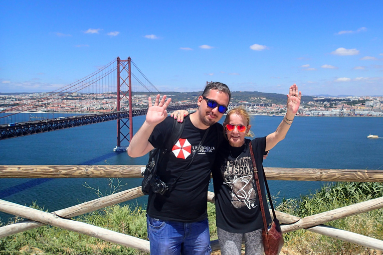 Lisboa: vistas de la ciudad del sur y recorrido cultural con vinoParque Natural Arrábida de medio día con degustación de vinos.