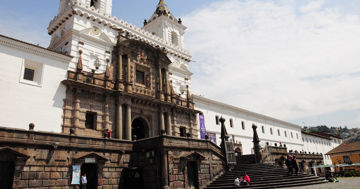 Den Historiska Staden Quito Och V Rldens Mittpunkt Getyourguide