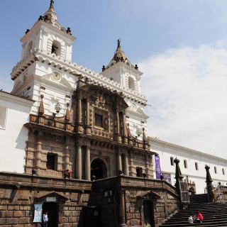 Città storica di Quito e la metà del mondo
