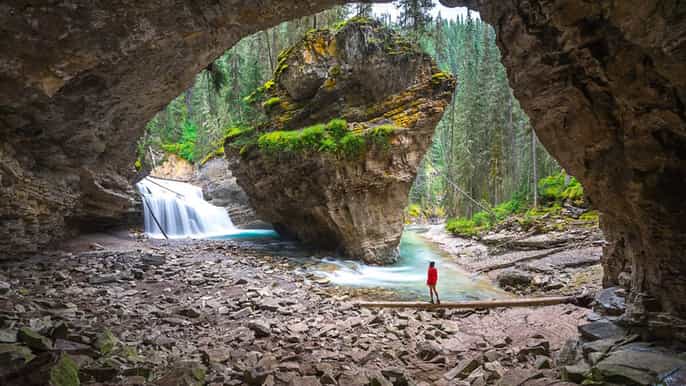 banff national park hoponhopoff bus daypass