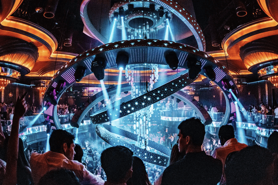 #1 Vegas Club Crawl mit Partybus, kostenlosen Drinks & VIP-Eintritt. Foto: GetYourGuide #1 Vegas Club Crawl mit Partybus, kostenlosen Drinks & VIP-Eintritt. Foto: GetYourGuide