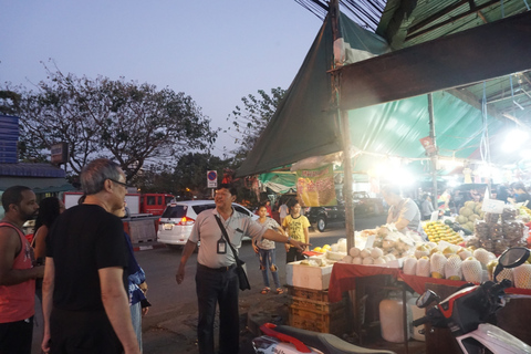 Refeição Khan Toke tradicional em Chiang Mai e apresentação culturaltour privado