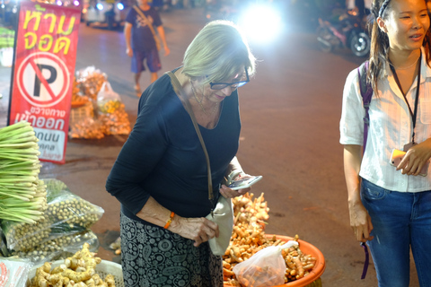 Repas traditionnel de Khan Toke à Chiang Mai et spectacle culturelVisite privée