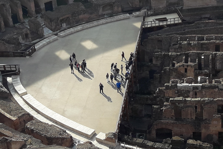 Roma: Visita al Coliseo, la Arena de los Gladiadores y el Foro RomanoColiseo Arena de los Gladiadores y Foro Romano Visita autoguiada