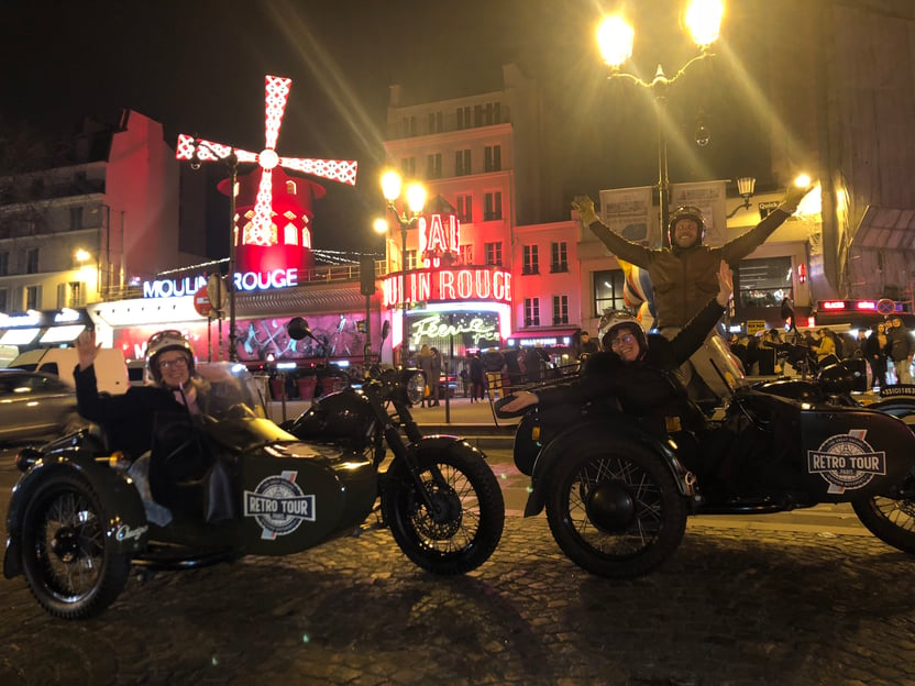 París: Romántico tour nocturno en sidecar con champán