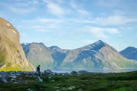 From Tromsø: Small Group Hiking Tour to Brosmetinden