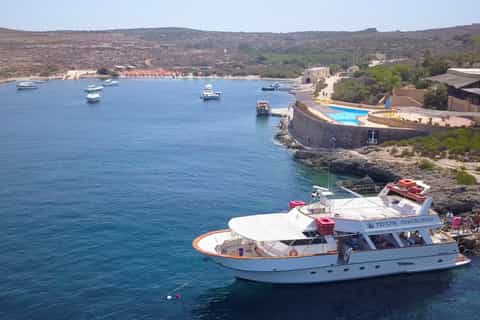 From Malta: Three Islands Swimming and Sightseeing Boat Tour