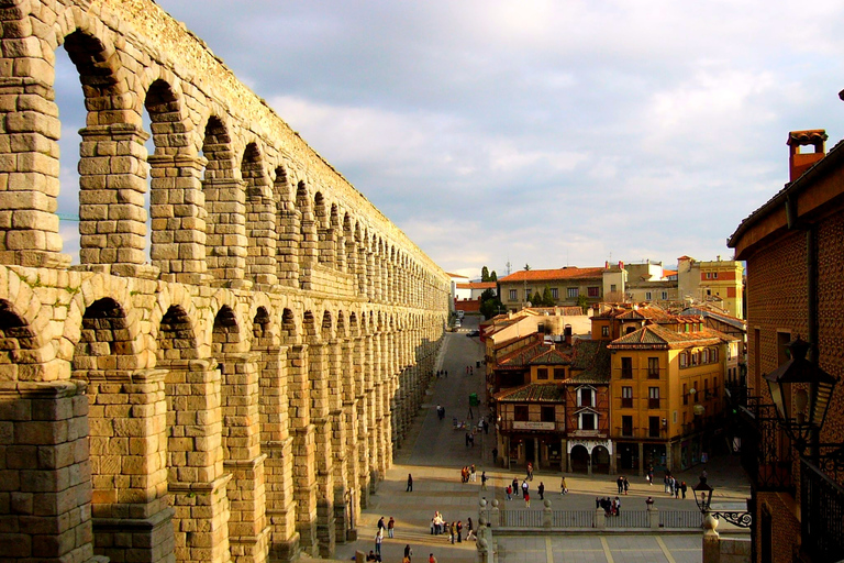 Madrid: Day Trip to Toledo and Segovia with Optional Alcazar Guided Tour to Toledo and Segovia without Alcazar visit