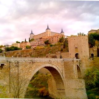 Desde Madrid: tour guiado a Toledo y Segovia