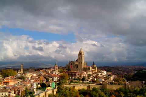 Desde Madrid: tour a tu ritmo por Segovia y Ávila