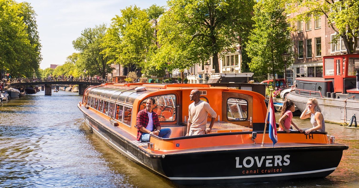 Amsterdam: Ticket voor nachtleven en rondvaart | GetYourGuide