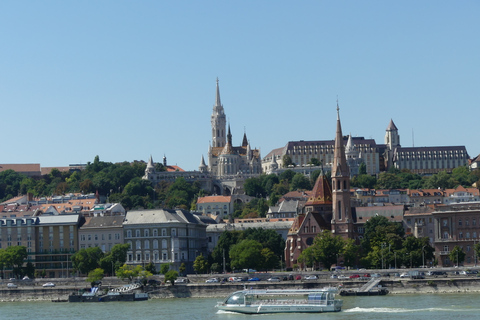 Castle District & Pest Driving Tour with Danube River Cruise Tour in German