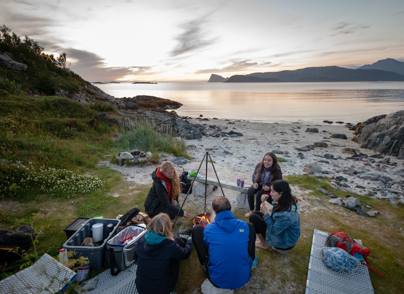 Tromsø: Midnatssol med lejrbål i vildmarken