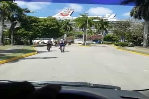Jamaica's Dunn's River Falls & City of Ocho Rios Day Tour