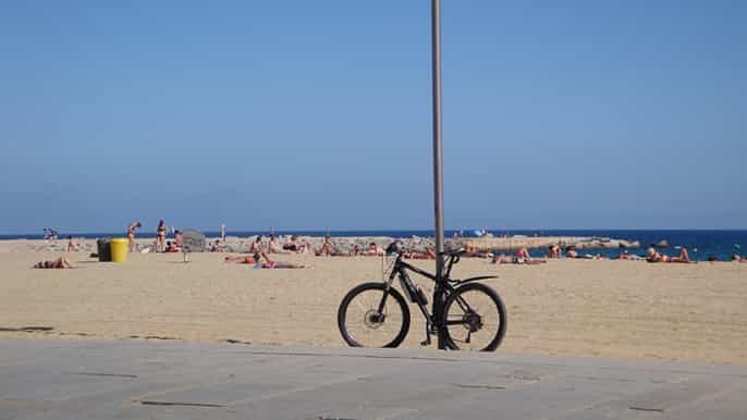 barcelona faces of the city bike tour