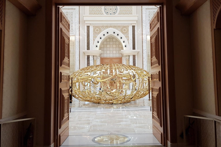 Z Dubaju: Private Day Abu Dhabi Tour z Qasr al Watan