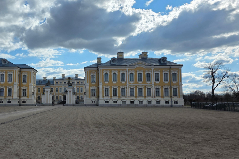 From Riga: Bauska Castle & Rundāle Palace Half Day Trip