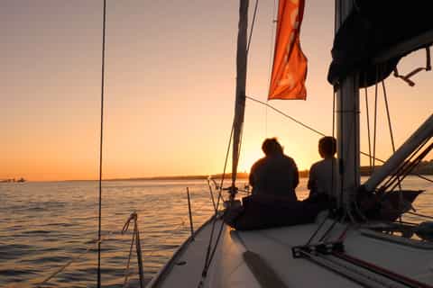 lisbon sailing tour on the tagus river