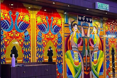 Kajang: Sak Dato Temple, EcoHill Park & Pineapple Farm Tour