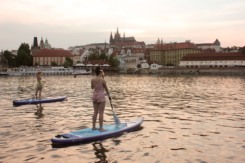 Praga: 2 ore di paddle boarding nel centro cittàPraga: 2 ore di paddle boarding nel centro della città