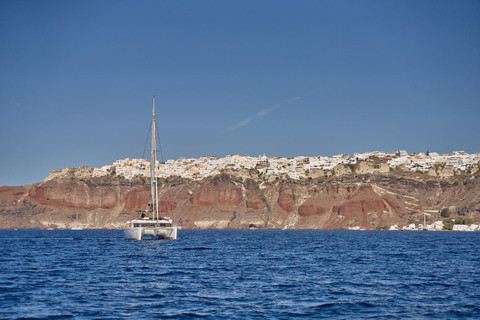 Santorini: Caldera Classic All-Inclusive Catamaran CruiseMorning Catamaran Cruise