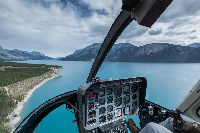 Canadian Rockies: Helicopter Flight with Exploration Hike 30-Minute Flight and 1-Hour Hike