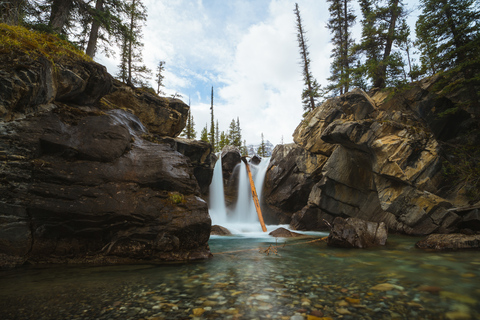 Canadian Rockies: Helicopter Flight with Exploration Hike30-Minute Flight and 1-Hour Hike