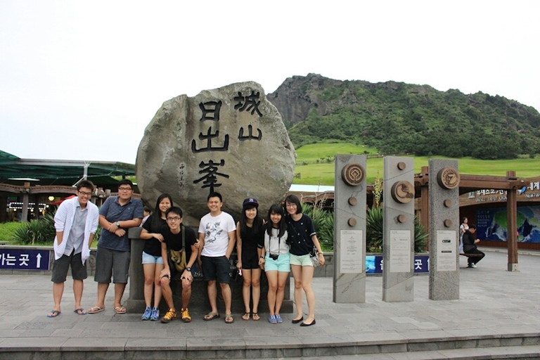 Jeju: UNESCO Sites Tour with Haenyeo Show(Eastern)