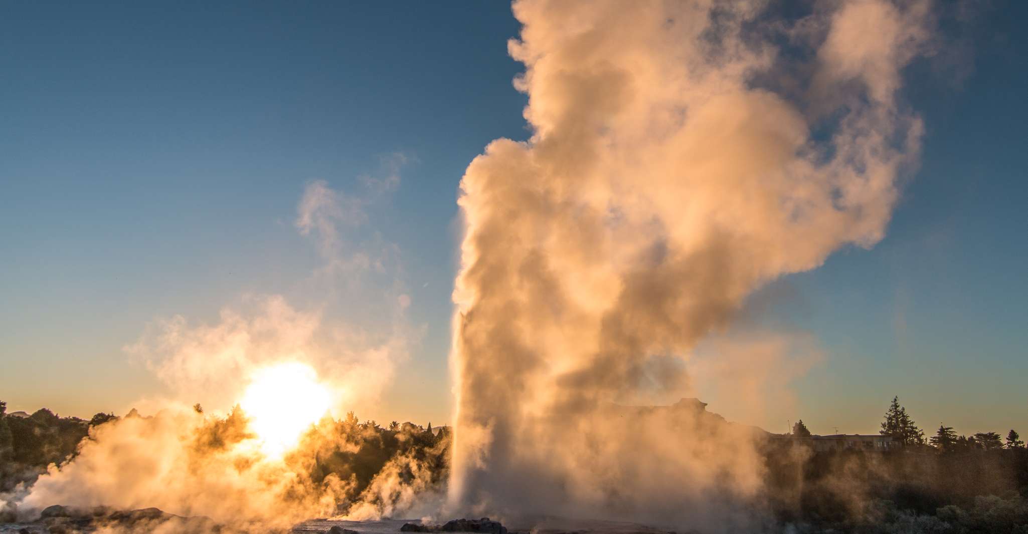 Rotorua、Wai-O-Tapu、Waimangu和Te Puia全日游 - Hizvo