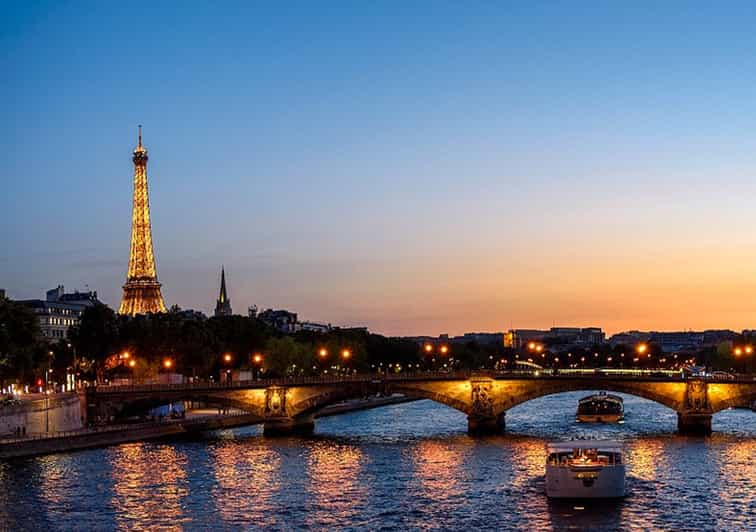 Tour de la Torre Eiffel y crucero por el Sena al atardecer ...