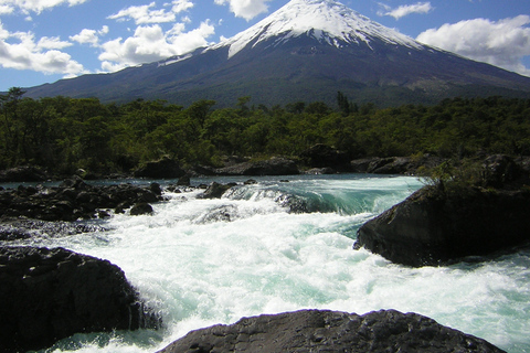 Puerto Varas: Wulkan Osorno, wodospad Petrohue - wycieczka 1-dniowaWycieczka 1-dniowa Puerto Varas - wulkan Osorno i Petrohue