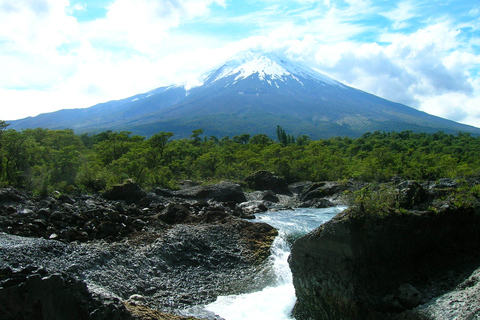 Puerto Varas: Wulkan Osorno, wodospad Petrohue - wycieczka 1-dniowaWycieczka 1-dniowa Puerto Varas - wulkan Osorno i Petrohue