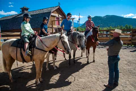 Banff National Park: 1-Hour Bow River Horseback Ride
