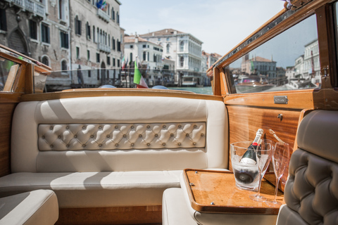 Paseo en barco por el Gran Canal + MuranoPaseo en barco por el Gran Canal y Murano