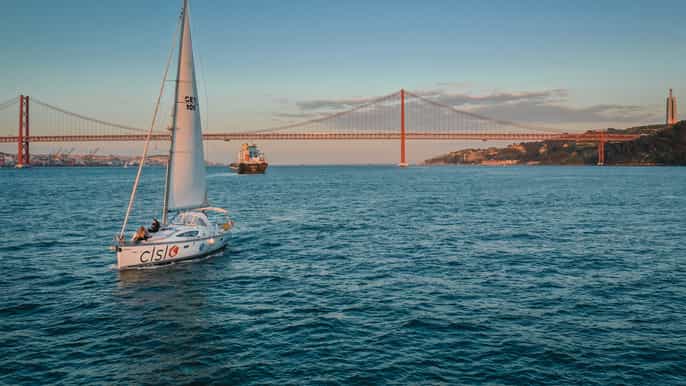 lisbon tagus river sailboat tour