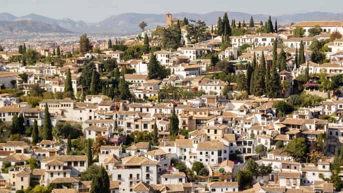 granada unesco heritage neighborhoods tour with guide