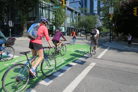Stanley Park & Downtown - Vancouver Bike Tours