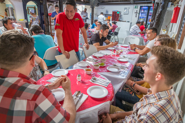 Cancún: visite de la cuisine de rue et de l'art urbain