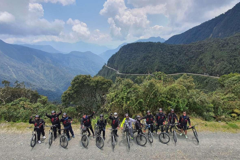 La Paz : Visite guidée de la Route de la mort en VTT avec déjeuner