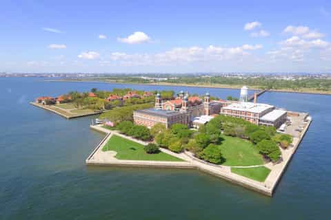 NYC: Statue of Liberty, Ellis Island & Pre-Ferry Tour